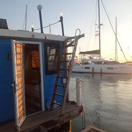 Houseboat Bluseadream Dolphin 2 * Alghero