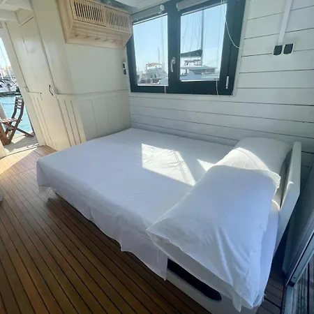 بوتيل Houseboat Bluseadream Dolphin 2 *