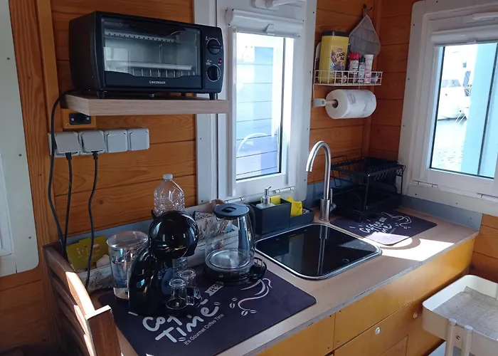 Houseboat Bluseadream Dolphin 2 Hotel en barco *