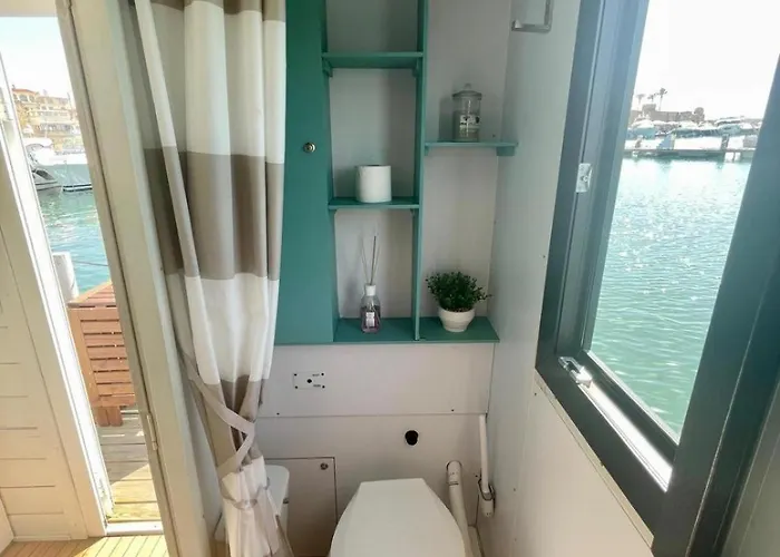 Houseboat Bluseadream Dolphin 2 Botel