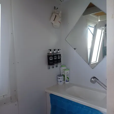 Houseboat Bluseadream Alghero 船屋 *